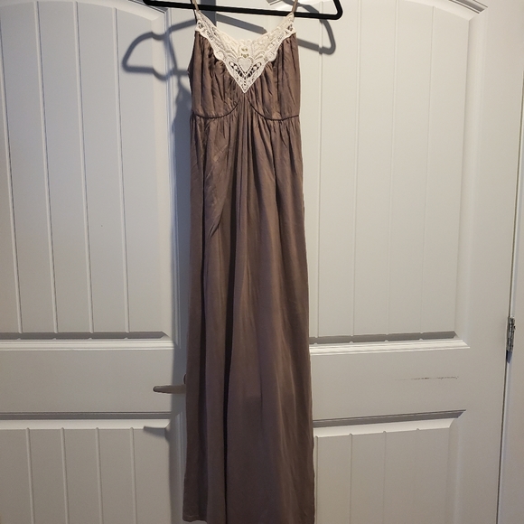 Flowy Maxi Dress - Picture 1 of 2